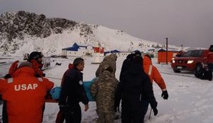Українського біолога Весельського евакуювали зі станції "Академік Вернадський" в Антарктиді через апендицит, - керівник НАНЦ Дикий. ФОТОрепортаж