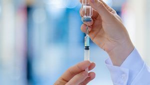 Китай тестирует на добровольцах уже пятую вакцину от COVID-19