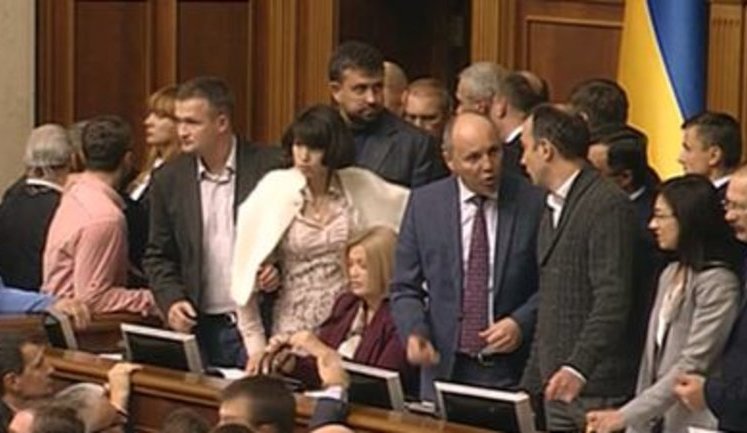 Rada members brawl in sessions hall, block rostrum. VIDEO