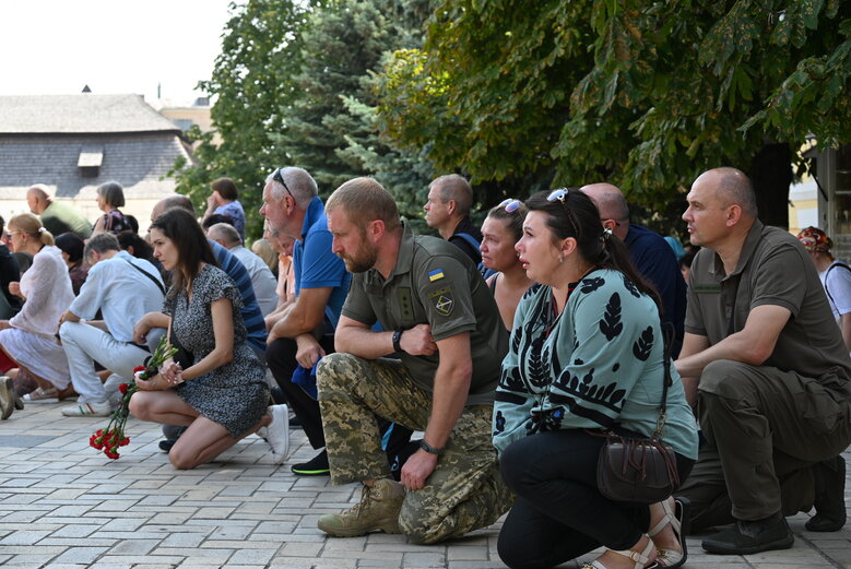Із полковником, депутатом Київради від ЄС Сергієм Ільницьким (Сокіл), який загинув у бою проти рашистів у лавах піхоти 28 ОМБр, попрощалися в Києві 30