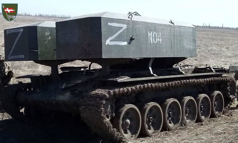 Эта транспортно-заряжающая машина из комплекса ТОС уже никогда и ничего не зарядит! - бойцы ВСУ об очередной трофейной технике 01