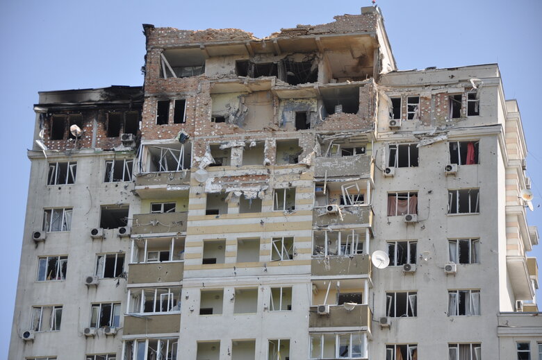 Нічна російська атака на Київ: У будинку в Голосіївському районі пошкоджено 12 квартир 29