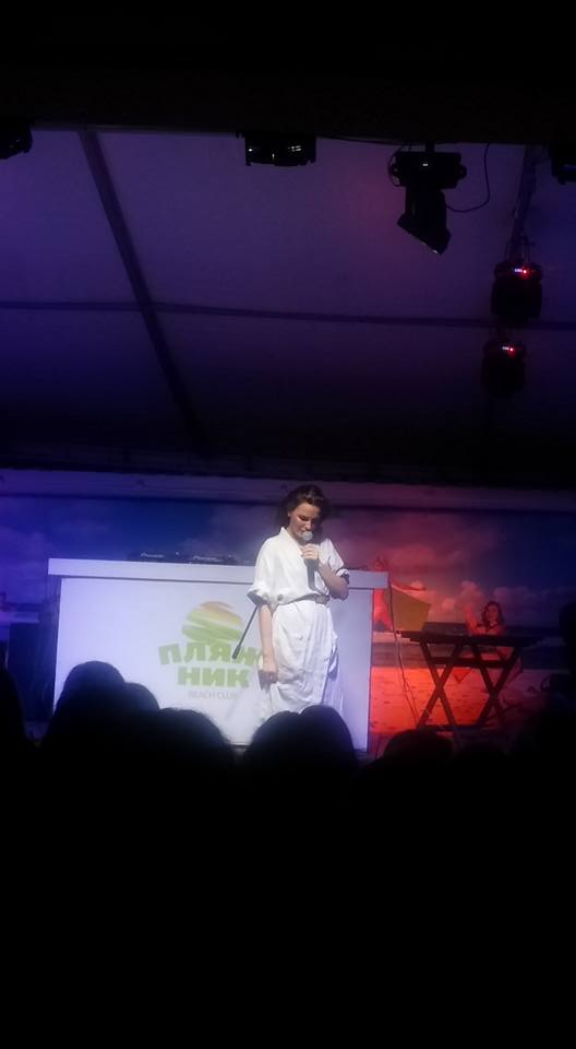 Російська поетеса Астахова виступила в Одесі, незважаючи на відвідування окупованого Криму 02