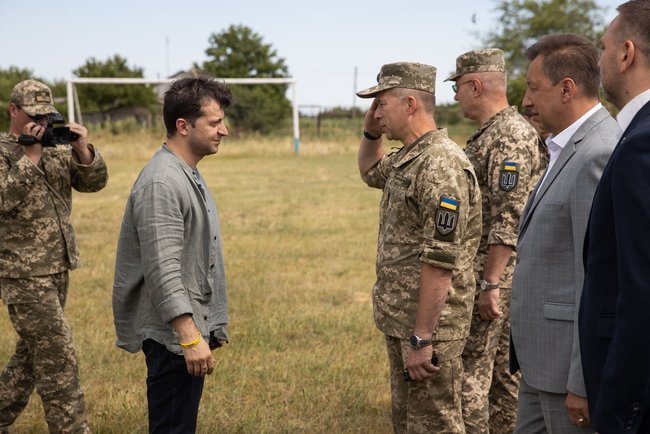 Zelenskyi, Tusk visit Stanytsia Luhanska 03
