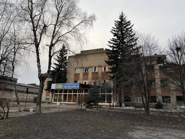 Russian military shelled Kupiansk again, hitting Synehubiv educational institution 02