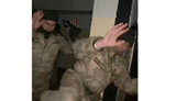Казахские солдаты сдаются протестующим в здании Комитета нацбезопасности. ВИДЕО