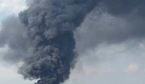 Вибухи пролунали у Брянську: над містом стовп чорного диму. ФОТО