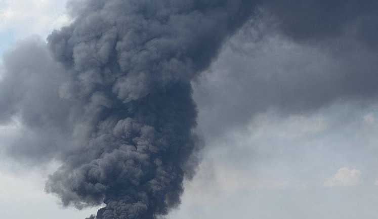 Вибухи пролунали у Брянську: над містом стовп чорного диму. ФОТО