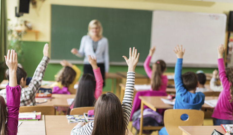 Starting from January, teachers will receive UAH 1 thousand additional monthly payment - Shmyhal