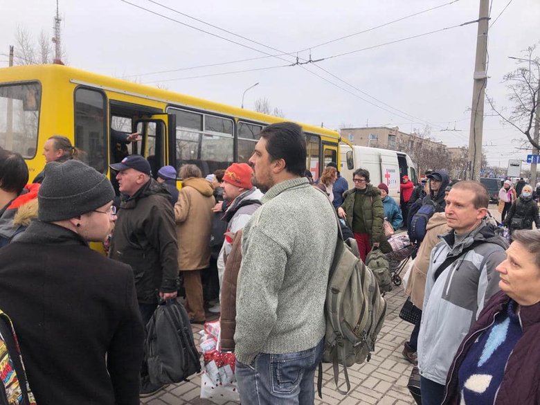 Сегодня удалось эвакуировать более 400 человек из Луганской области, - Гайдай 04