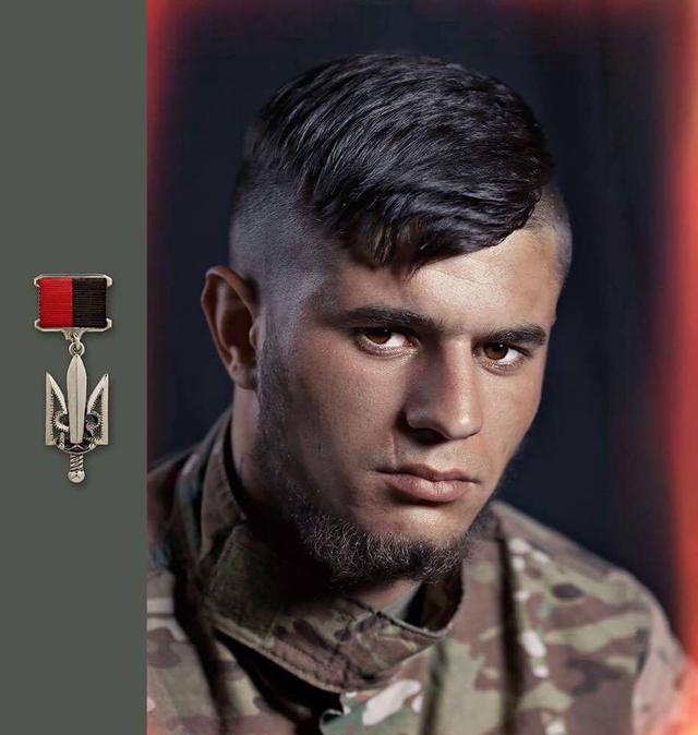 Командир штурмової роти ДУК Правий сектор Дмитро Коцюбайло, друг Да Вінчі: Мене вразили батареї Градів, які чітко били по нас з території Росії 01
