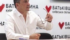 Чому сьогодні люди довіряють місцевій владі більш ніж центральній?