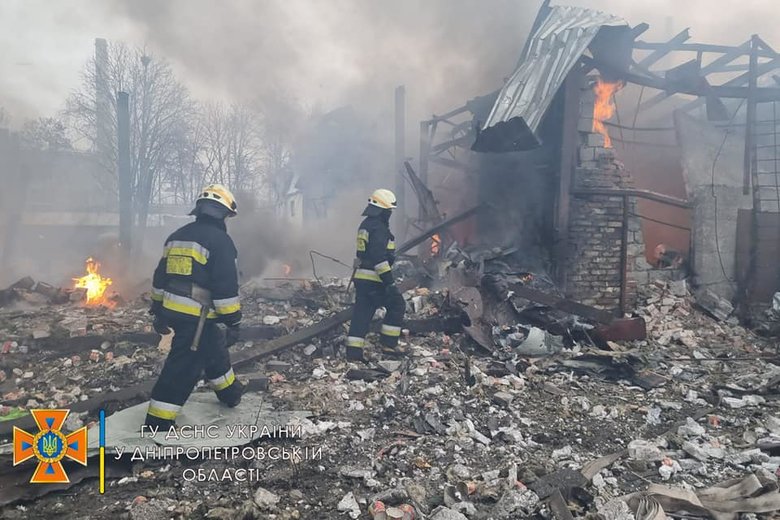 Последствия авиаудара войск РФ по Днепру 02