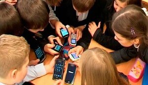 В Раде зарегистрирован законопроект о запрете мобильных телефонов в школах