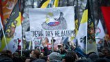 "Путин вор! Путин - лыжи - Магадан!": скандирования протестующих в Москве. ВИДЕО.