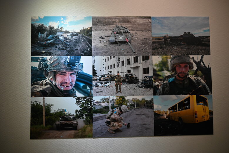 Выставка фотографий добровольца Владимира Миронюка (Джона), погибшего под Курдюмовкой в сентябре 2023 года 21