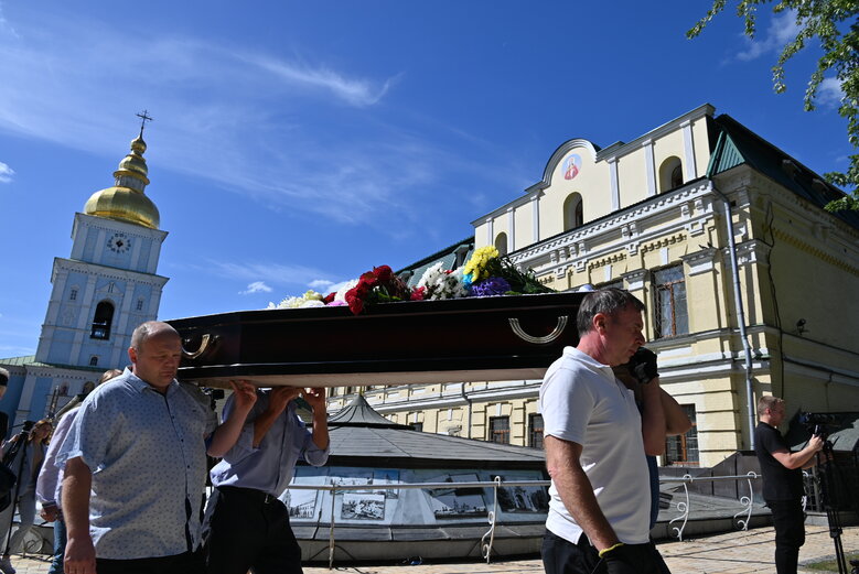Із померлим релігієзнавцем Ігорем Козловським, який провів майже 2 роки у полоні ДНР, попрощалися у Києві 01