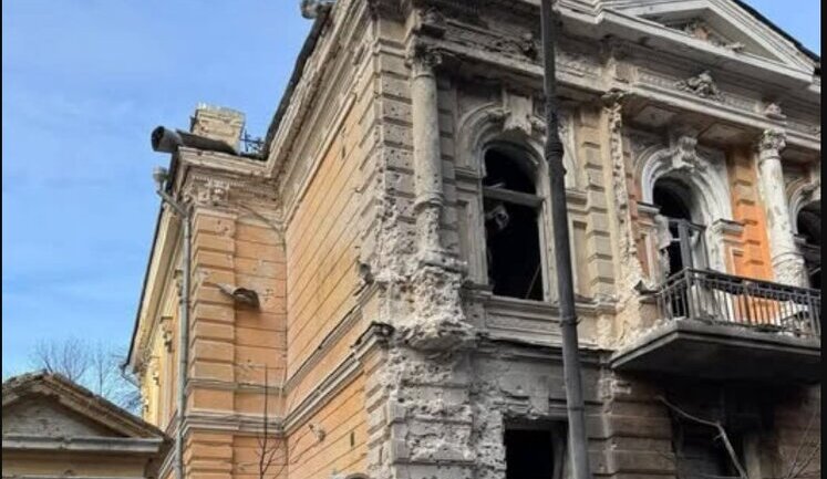 Russian attack on Kyiv on 1 January: building of National Union of Writers of Ukraine damaged