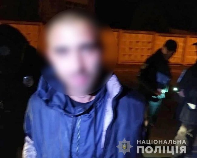 Мужчина взорвал гранату возле жилого дома в Хмельницком, - полиция 01
