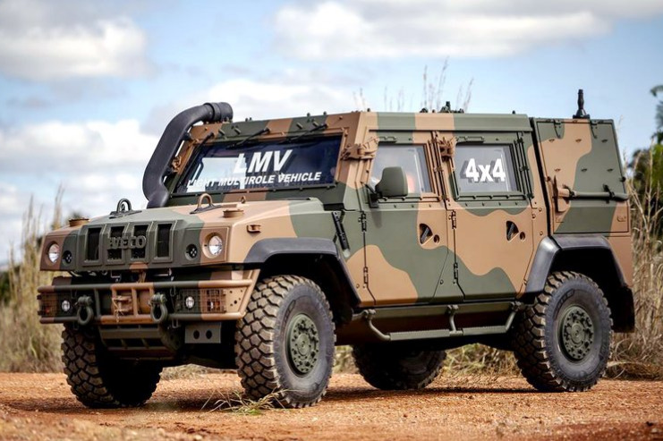 Броньований автомобіль Iveco LMV 4x4