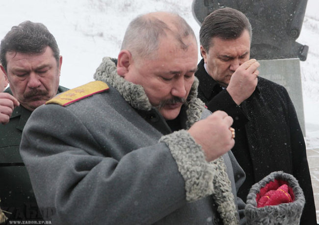 Проросійський козачий курінь зібрався охороняти громадський порядок у Мелітополі, в поліції не згодні 03