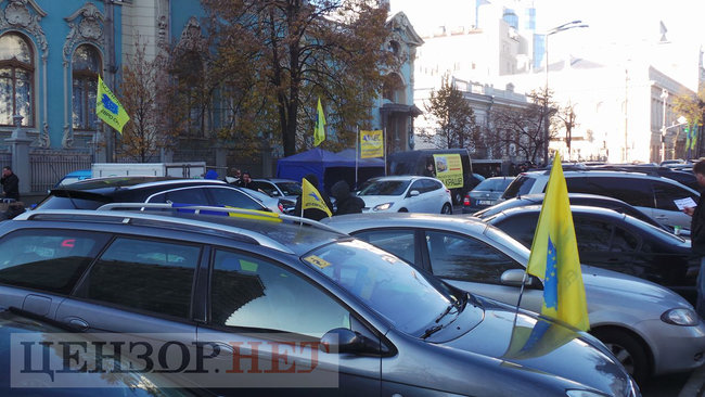 Владельцы евроблях пикетируют Раду с требованием принятия законопроектов, снижающих акциз на растаможку машин: движение по ул. Грушевского заблокировано 14