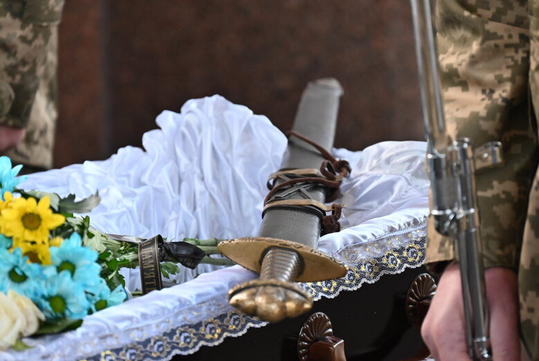 Із воїном та засновником видання Горинь Тарасом Давидюком, який загинув у бою проти окупантів на Запоріжжі, попрощалися у Києві 54