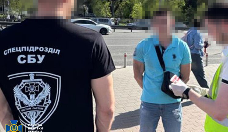 Вымогал $15000 за продление аренды детской спортплощадки: задержан чиновник КГГА, - СБУ. ФОТОрепортаж