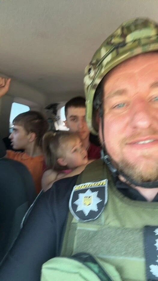 З Вовчанська вивезли трьох дітей, яких ховали від евакуації батьки