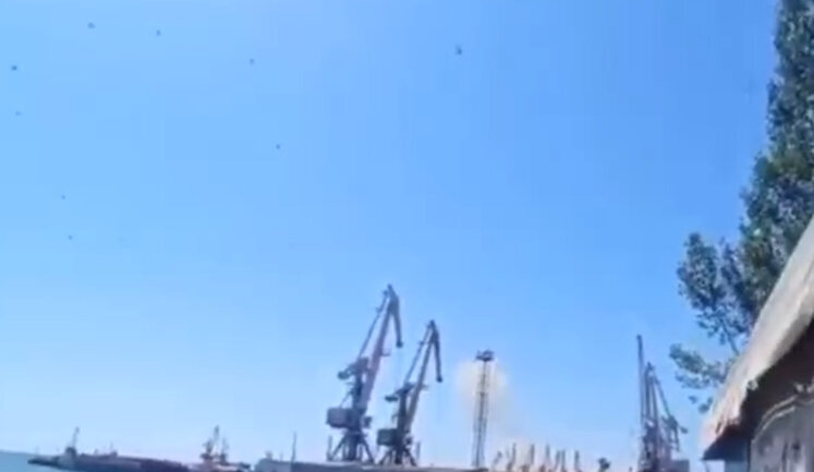 More than 10 explosions were heard in occupied Berdiansk during day.