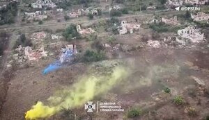 Над Курдюмовкой на Донетчине развевается сине-желтый флаг. ВИДЕО