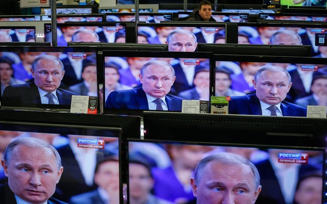 Ukraine fortifies its airwaves against Russian TV broadcasts 02
