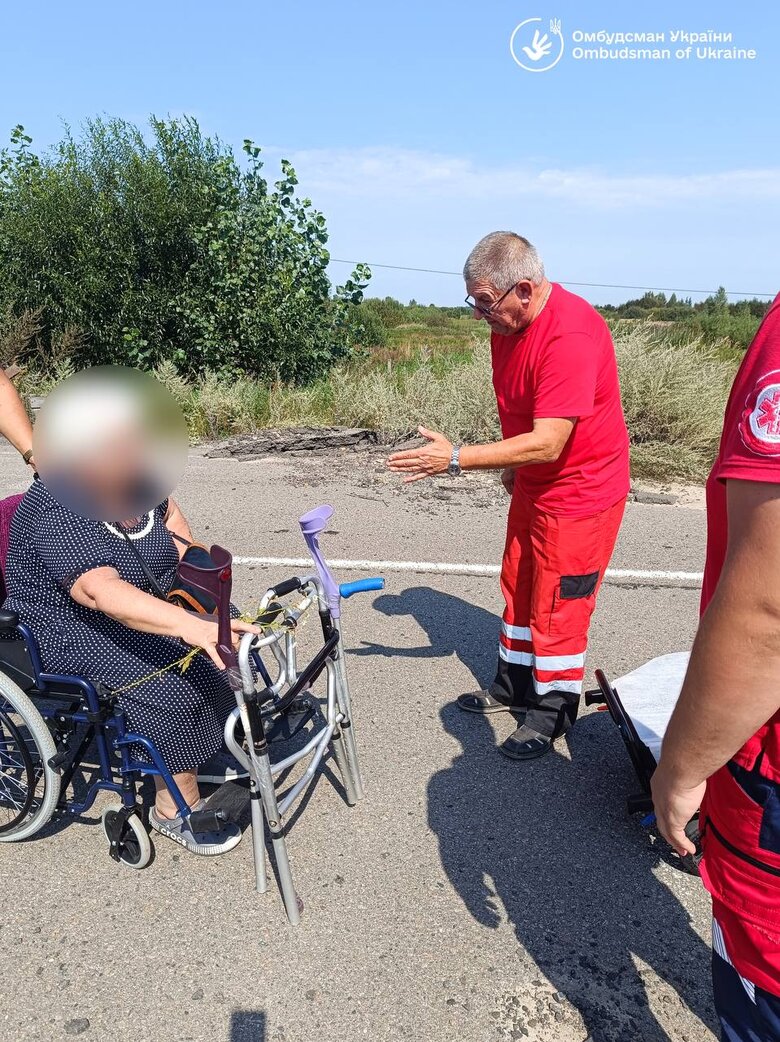 Із окупації повернули маломобільну жінку