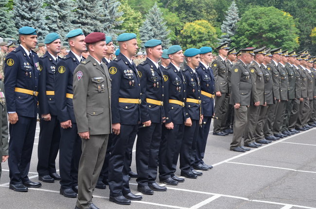 В Одесі відбувся випуск офіцерів Військової академії 01