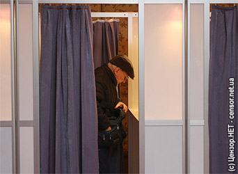 Голосование на выборах Президента Украины-2010. Фото Алексея Перкина, Цензор.НЕТ