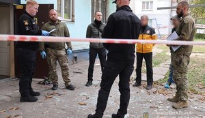 Висмикнув чеку та передав гранату своїй знайомій: у Запоріжжі чоловік убив жінку через суперечку, - Нацполіція. ФОТОрепортаж