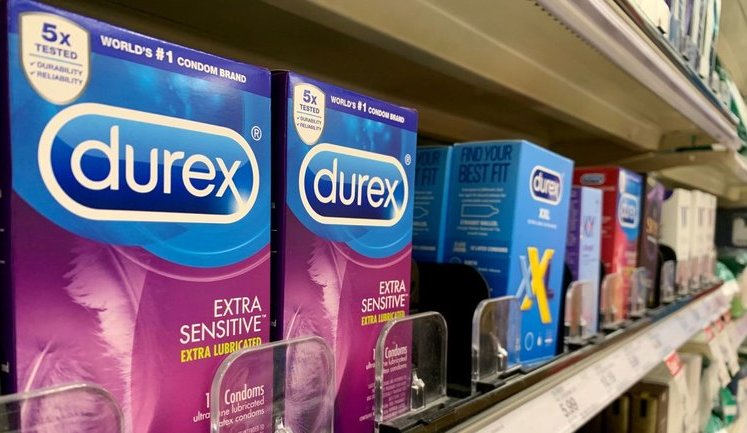 Власник бренду Durex продасть частину свого бізнесу в Росії