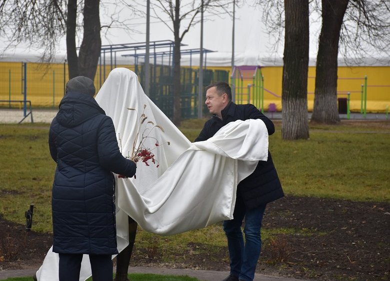 Пам’ятник убитому найманцями РФ Народному Герою України Степану Чубенку встановили у Краматорську 10