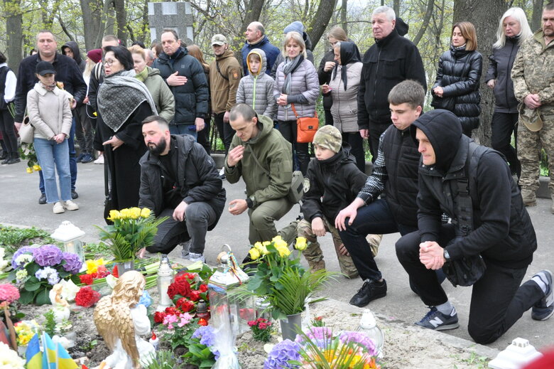Память Да Винчи почтили на Аскольдовой могиле 12