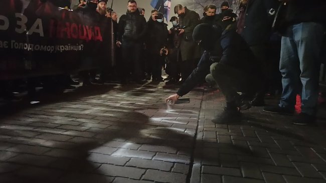 Покайтеся за геноцид. Визнайте Голодомор, - націоналісти провели акцію під посольством Ізраїлю 06
