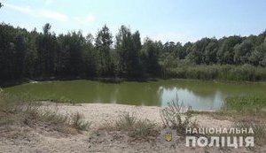 Поліцейські на Сумщині прикинулися грибниками, щоби спіймати на гарячому залізничника-педофіла. ФОТО
