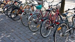 Біля шести станцій метро в Києві встановлять велоперехоплювальні парковки, - КМДА. СПИСОК