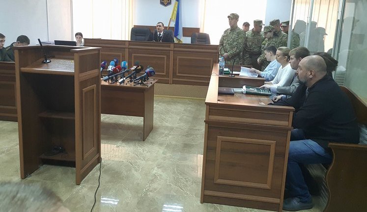 Savchenko trial: MP Melnychuk willing to stand surety for suspect, prosecutor requests pretrial custody extension. PHOTOS