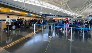 З Нью-Йорка вилетів спецрейс із 354 українцями на борту, - посольство. ФОТОрепортаж