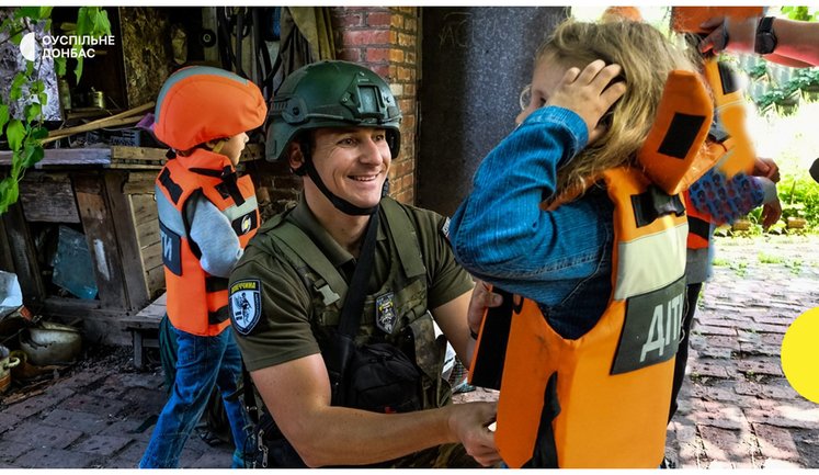 На Донеччині під обстрілами залишаються 8 дітей, - ОВА