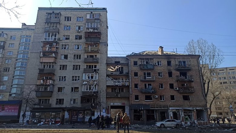 Наслідки падіння збитої російської крилатої ракети на Куренівку в Києві 21 Наслідки падіння збитої російської крилатої ракети на Куренівку в Києві 21