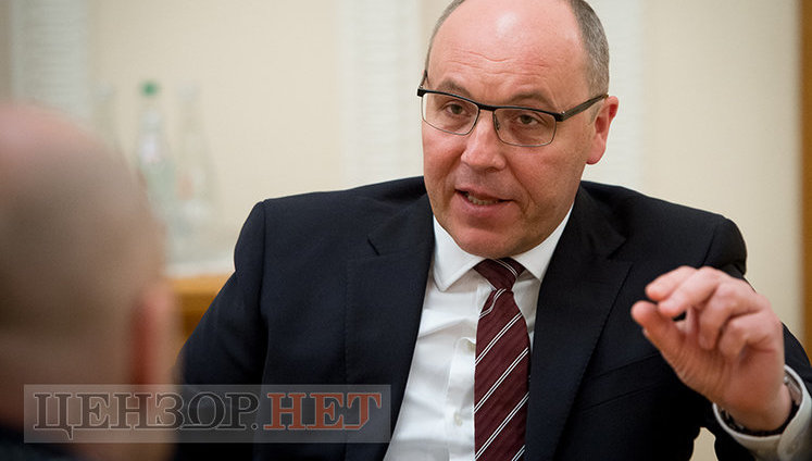 Андрій Парубій: "Багатьом хотілося б закрити очі і зануритися в сон. Де "Свати", де "Слуга народу", де "Квартал-95", де КВН. Нібито війни, смертельної небезпеки не існує! Але воно нікуди саме не подінеться"