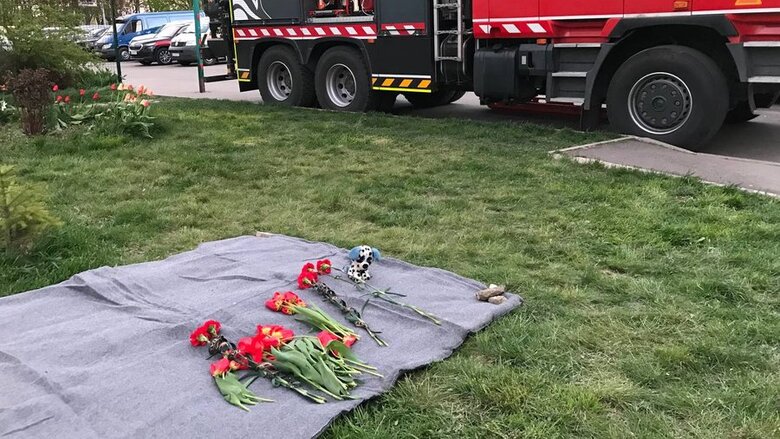 У зруйнованій росіянами багатоповерхівці в Умані знову спалахнула пожежа 02