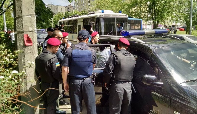 "Take away that mug," - conflict occurred in Kyiv's parking lot over land dispute. VIDEO+PHOTOS