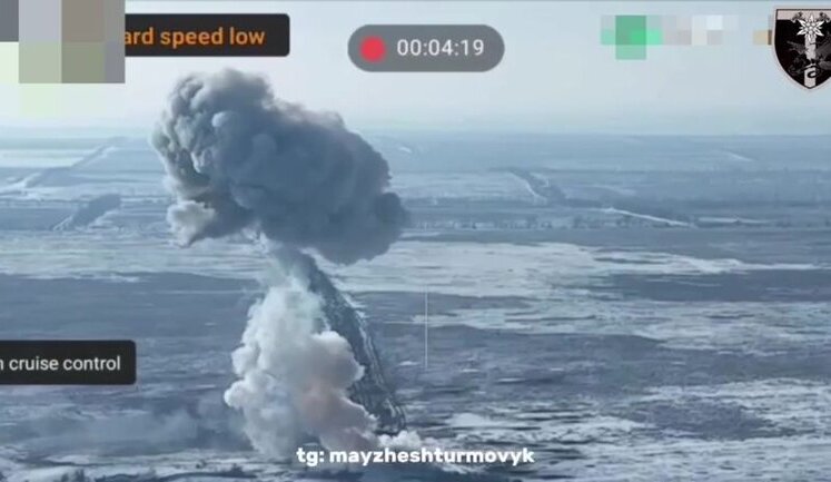 Вследствие уничтожения российской БМД-4 в небо поднялся огромный огненный "гриб". ВИДЕО